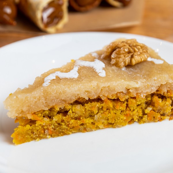 Морковно-яблочный пирог