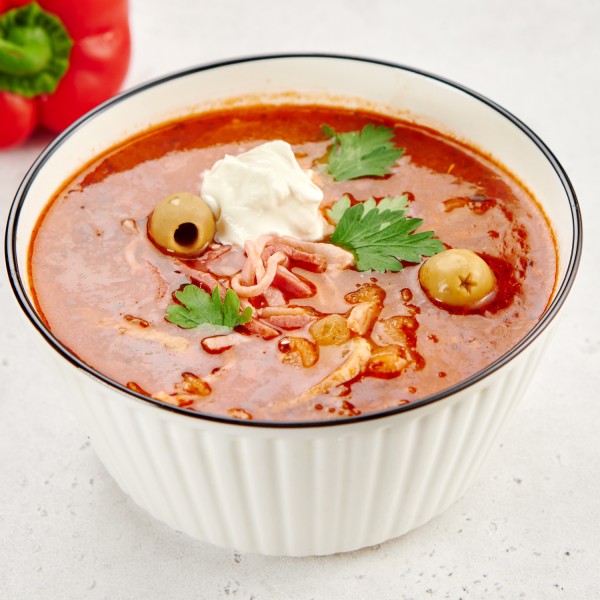 Солянка по-домашнему со сметаной 