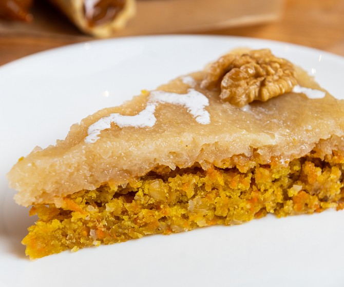 Морковно-яблочный пирог