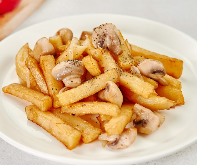 Картофель жареный с грибами 
