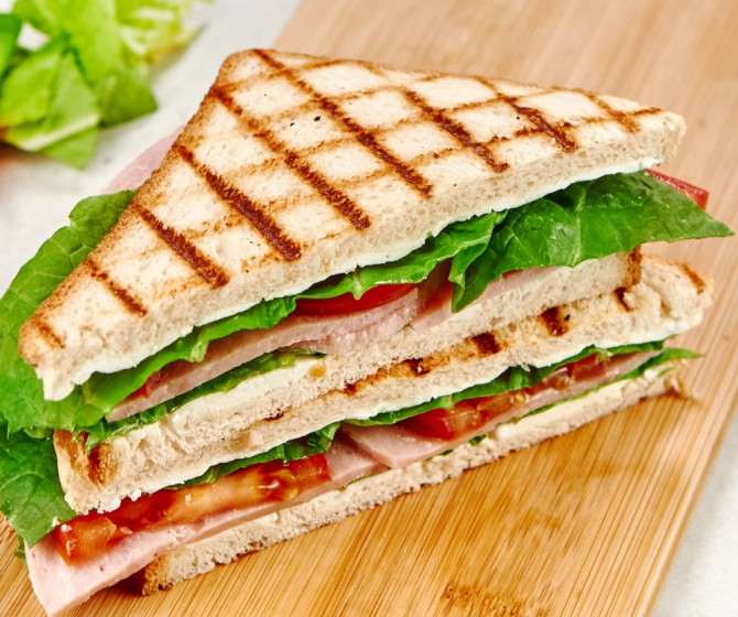 Сэндвич с ветчиной